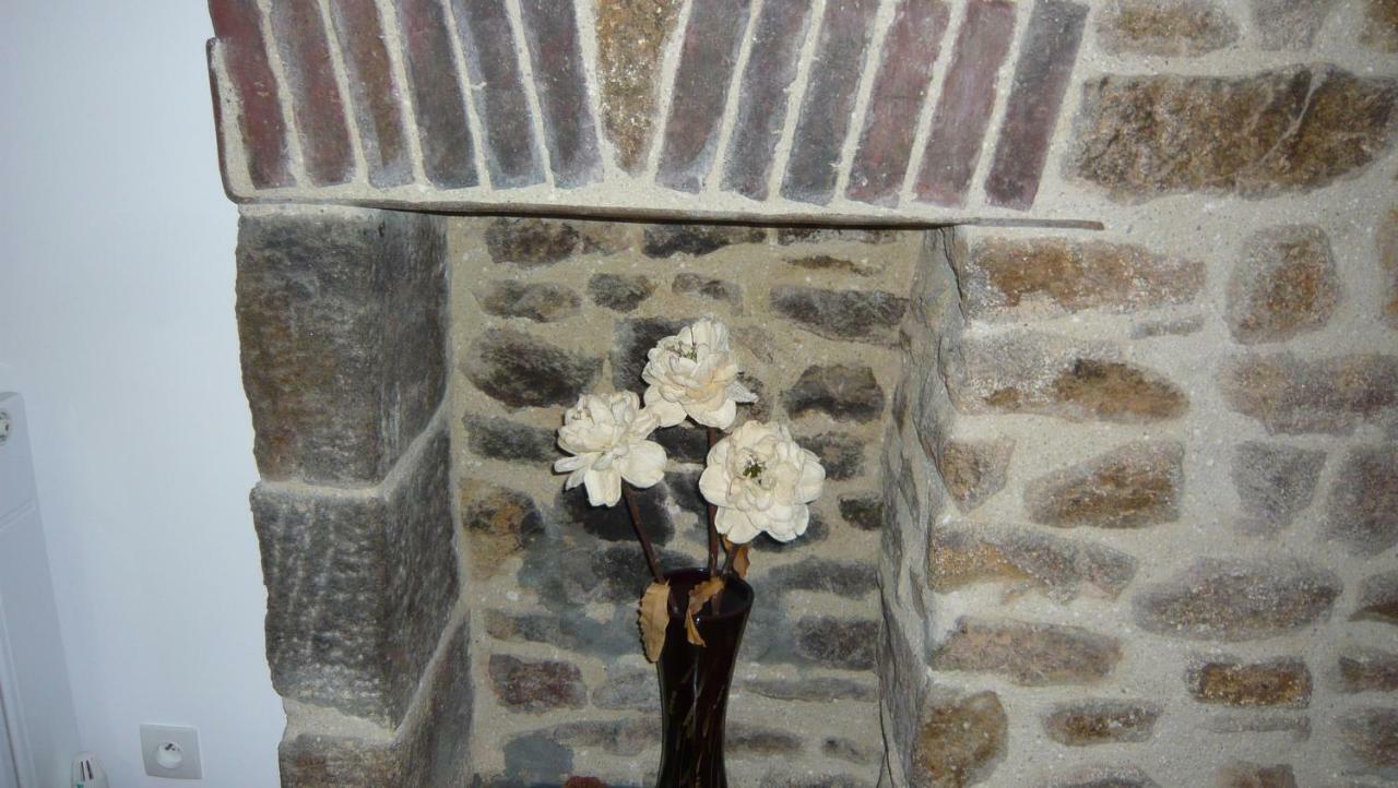Le Rocher B&B Yvrandes Bagian luar foto