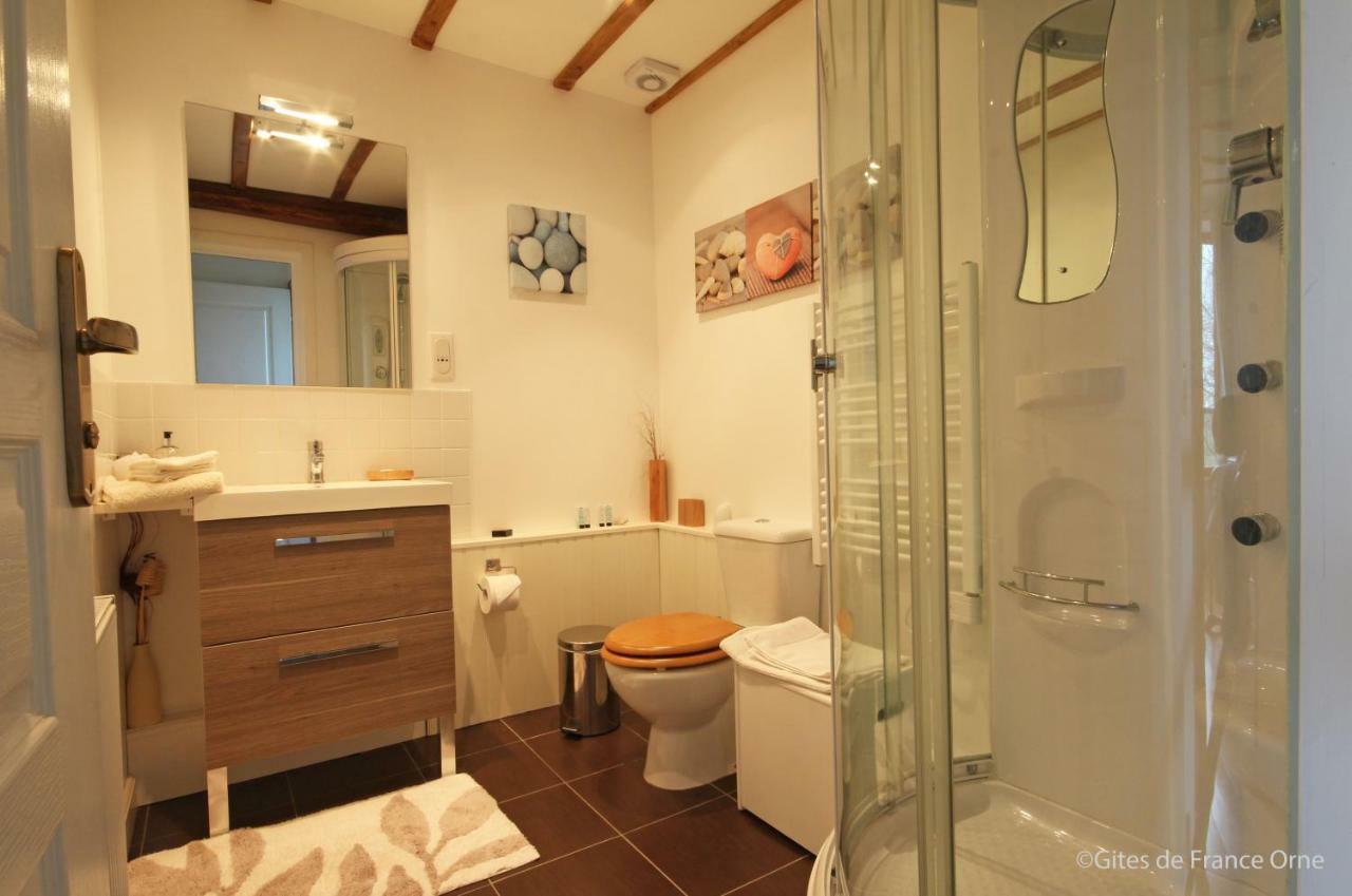 Le Rocher B&B Yvrandes Bagian luar foto